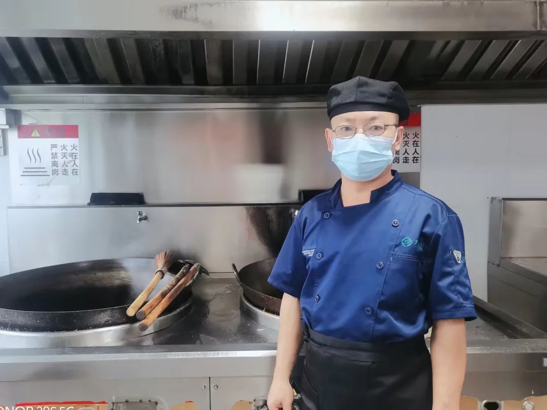 焦点价值观标杆人物 | 集团行政中心侯峰：通俗岗位上的坚守与贡献_pp电子